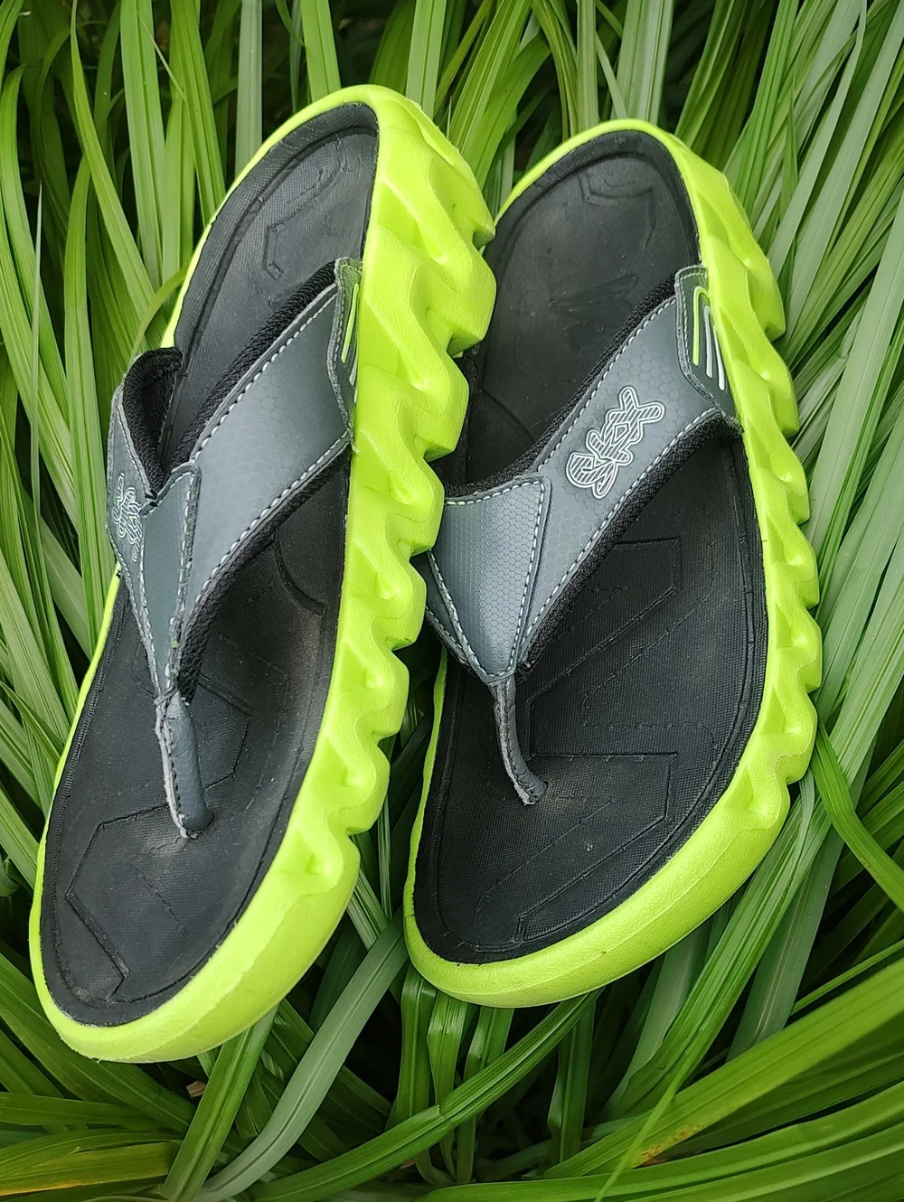 Skechers Men's Flip Flop Sandals - Neon Green and Black Size 7